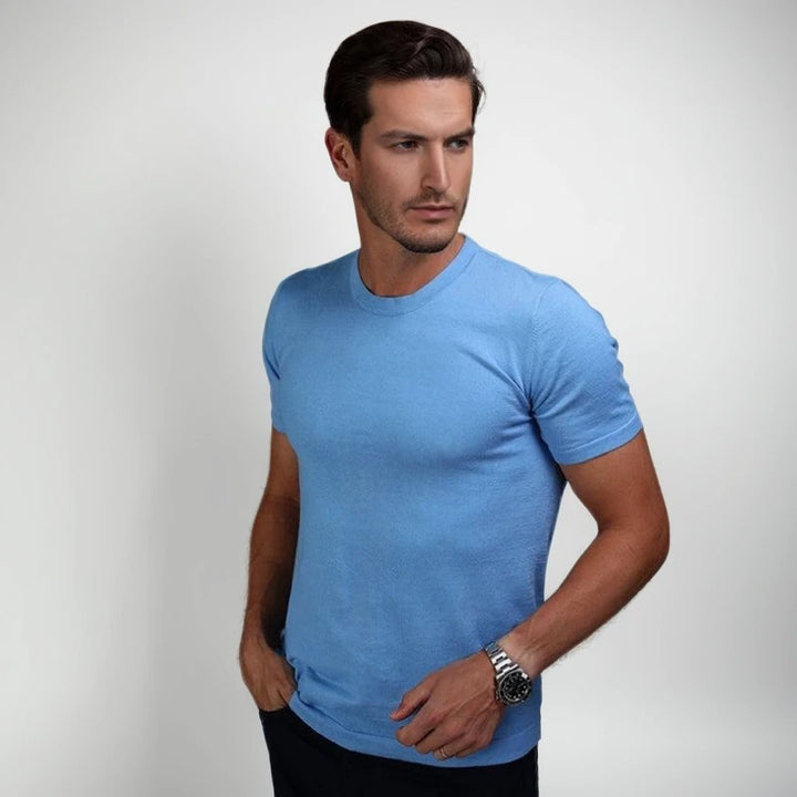 T-Shirt mit Muscle-Fit-Schnitt und hohem Baumwollanteil in Blau