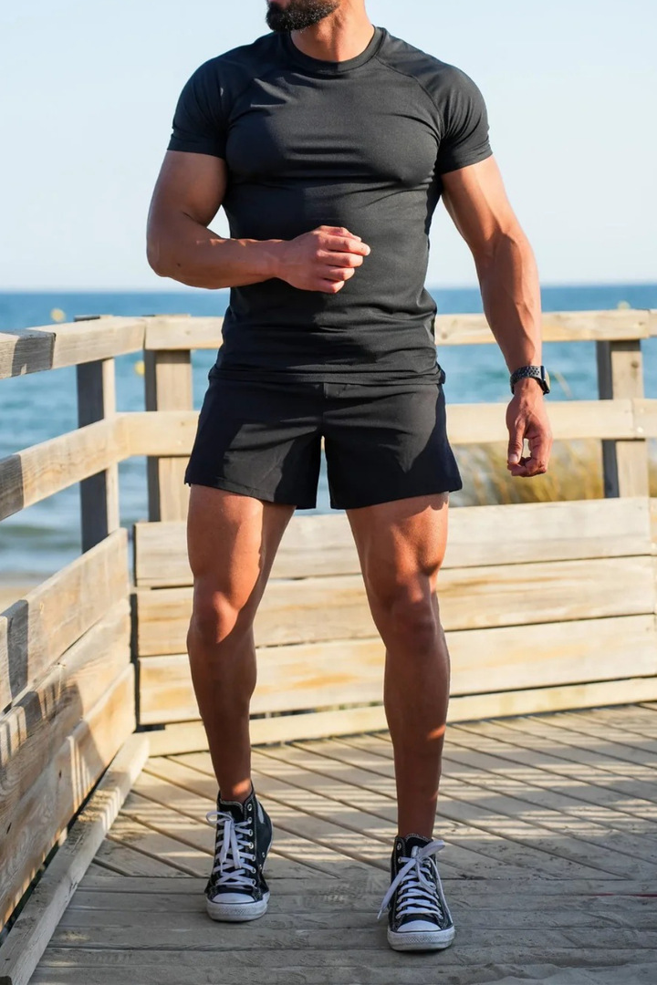 T-Shirt mit Muscle-Fit-Passform und hohem Baumwollanteil in Grau